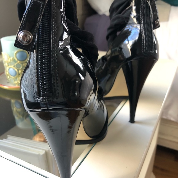 GUESS Very strappy and patent leather shoe - Picture 4 of 4